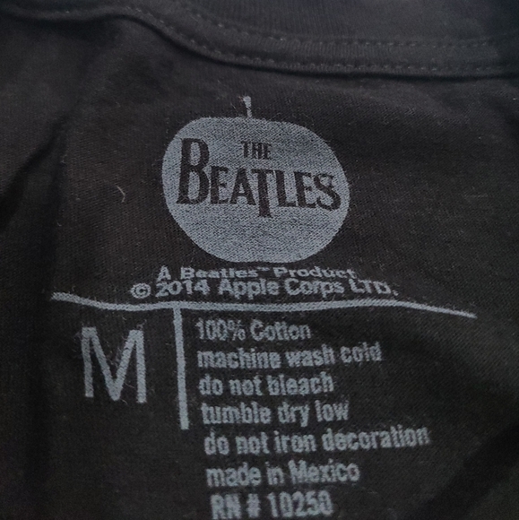 NWOT The Beatles Black Graphic T-Shirt sz.M 2014 - Picture 4 of 6